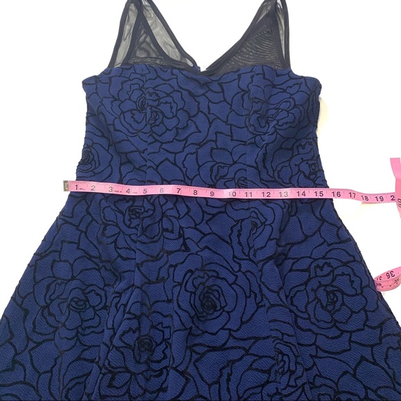 NWT TRIXXI navy dress W/rose embroidery pattern - Picture 5 of 8